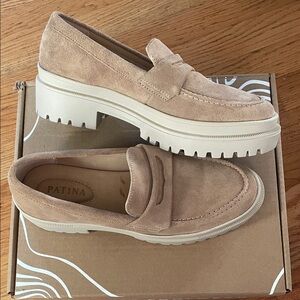 Patina Women's Beige Suede Loafers